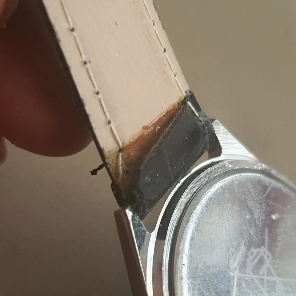 10/$20 Eiger Typ A202 Silver/Black Leather Men's Watch